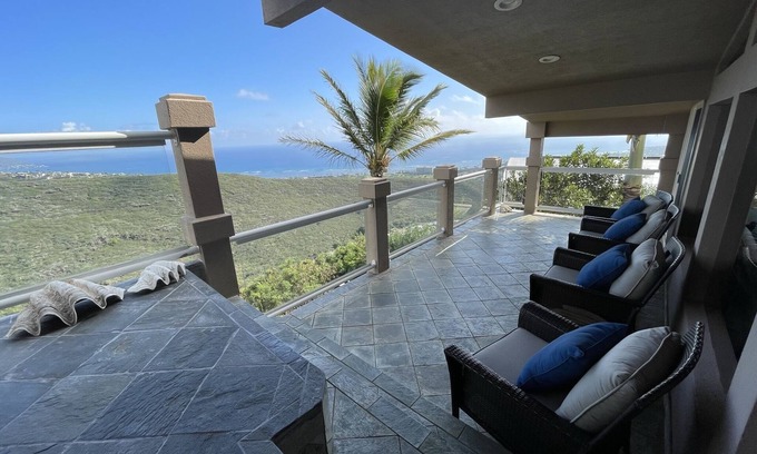 Kahala House | Executive Honolulu Home with Spectacular View- Monthly Rental Only