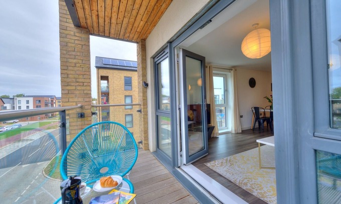 Milton Keynes Apartment | Executive Oakgrove Apartment by Pay As U Stay