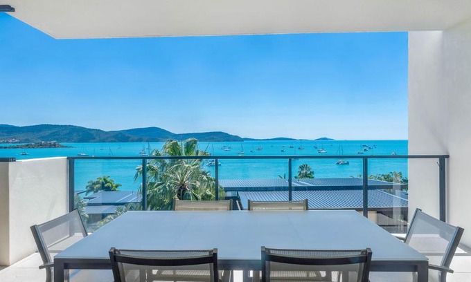 Airlie Beach Apartment | Executive on Whisper Bay - Cannonvale
