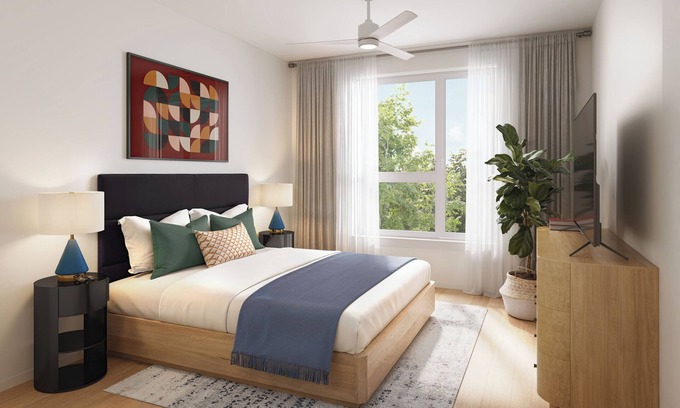 South Lamar Condo | Executive Suite w/Balcony | Resort Pool + Terrace + On-Site Dining | The Code