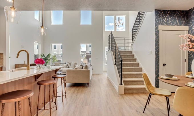 Lehi House | Executive TownHome - Pet-Friendly!