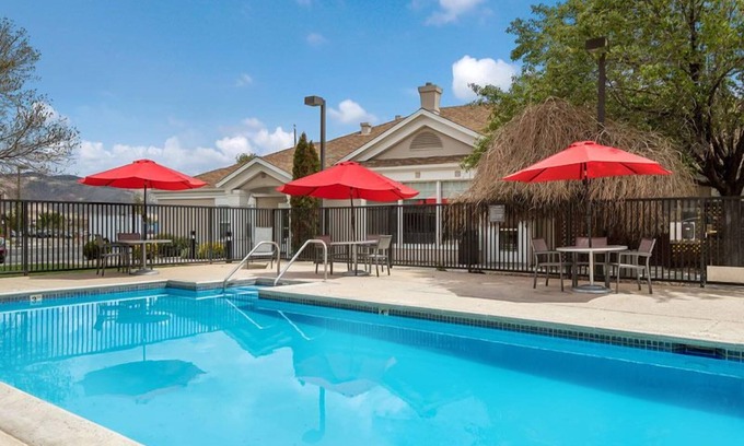 Reno/Tahoe Airport Resort | Exhilarating escapade! Unit with Fully-equipped Kitchen and FREE Breakfast!