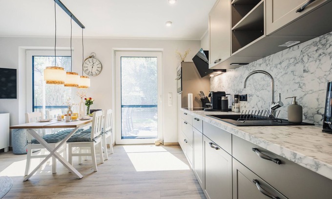Zingst Apartment | Exklusive Ferienwohnung im Erdgeschoss mit bis zu 4 Personen Baujahr 2024