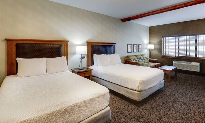 Sioux City Hotel | Expanded 2 Queen, Sofa Sleeper, Stoney Creek Sioux, Parking | 2 Units