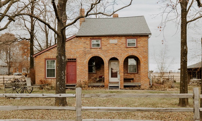 Nauvoo House | Experience Beautiful Pioneer Home In Nauvoo!