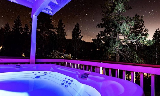 Moonridge Ski Chalet | Experience Big Bear Gambrel - Hot Tub- Games