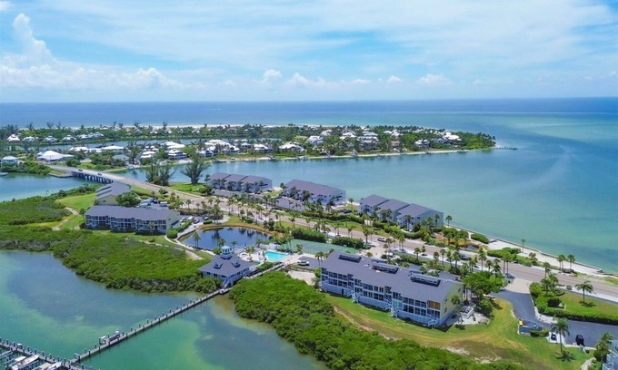 Boca Grande Condo | Experience Boca Grande North #38, a stunning 2-bedroom condo the sleeps 5