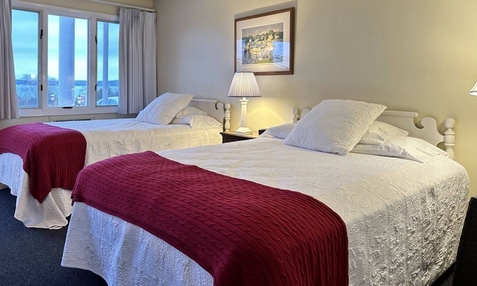 Petoskey House | Experience Lake Views and Tranquility at The Bay Inn