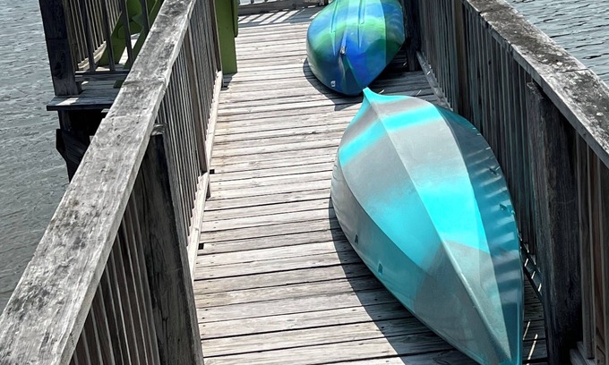 Cape Porpoise Cottage | EXPERIENCE MAINE. No metric for a unique over the water indulgence. LIVE IT UP!