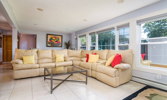 East Massapequa House | Experience Massapequa charm near Roosevelt Field Mall, 15 Mins to Jones Beach