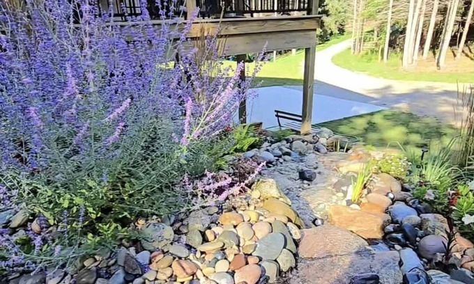 Frankfort House | Experience panoramic views in ur 5-bed Frankfort retreat minute to Lake Michigan