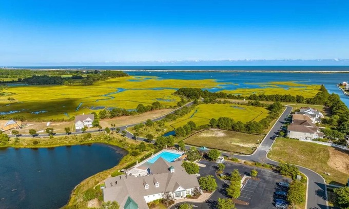 Bayside House | Experience The Beauty & Luxury Of This Townhome Located in A Resort Community