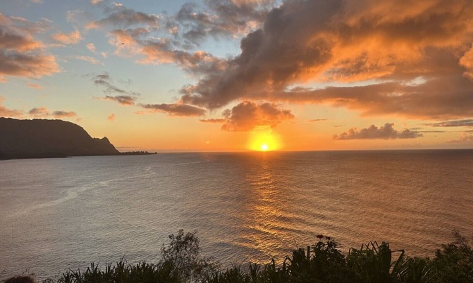 Princeville Condo | Experience Unparalleled Oceanfront Luxury at Puu Poa Condo with a 5-star rating.