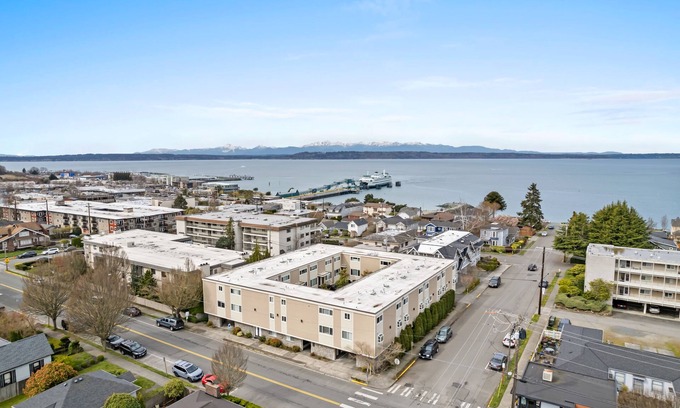 The Bowl of Edmonds House | Experiencing Edmonds, In the Heart of it All!
