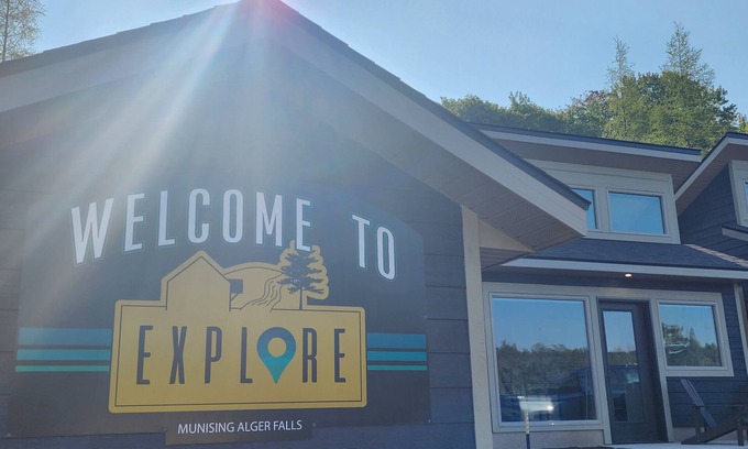 Munising Cottage | EXPLORE Munising Cottage 211