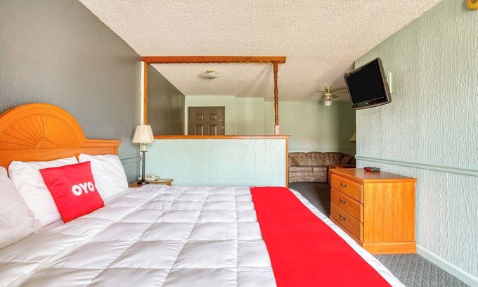 South Tulsa Hotel | Explore Quiet Tulsa Retreat Perfect for Both Business & Family Travelers