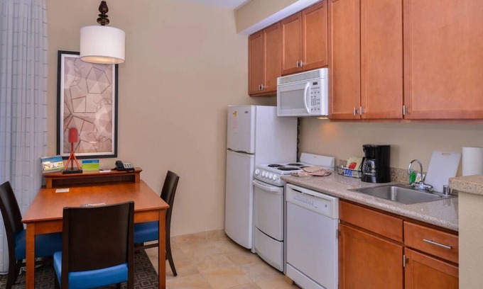 Thousand Oaks House | Explore the beautiful Conejo Valley Botanic Garden! Outdoor Pool, Pets Allowed!
