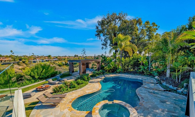 La Jolla Mesa House | Exquisite home with pool, sauna, hot tub, 3 fireplaces, balcony, & washer/dryer