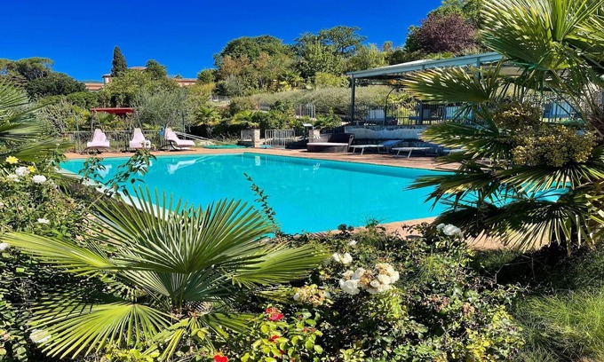 Spoleto Villa | Exquisite Spoleto-poolside-sleeps-20/pool, Jacuzzi, Gardens - fabulous views