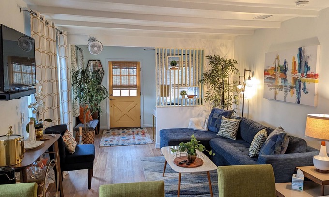 Vista Apartment | Extended Stay! 2 Bedroom/1 bath/Sleeps 6