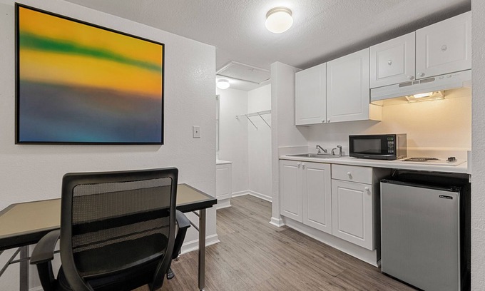 Montgomery Hotel | Extended Stay Studios