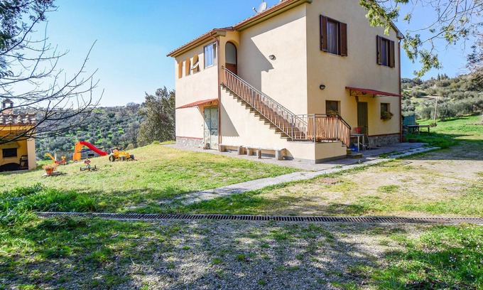 Cinigiano House | Extra child friendly furnished vacation home in Tuscany.