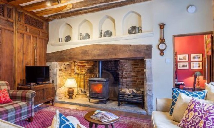 Lavenham Apartment | Extraordinary 15th century timber framed cottage in famous Medieval village - The Tryst