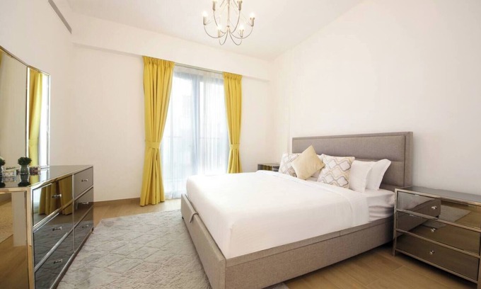 Jumeira 1 Apartment | Extraordinary Apartment in Le Pont 1