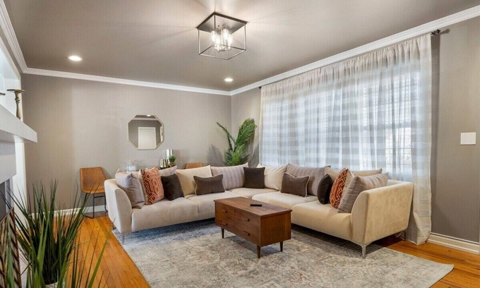 Tulsa House | Extraordinary EXPO! 4bed/2bath-Fabulousness