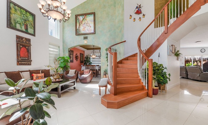 Country Walk House | Extravagant Miami House Near Everglades