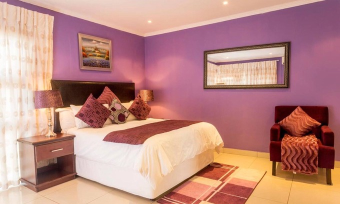 Ballito House | Ezulwini Guest House - Executive Double Room with pool view, 2 guests in Balito