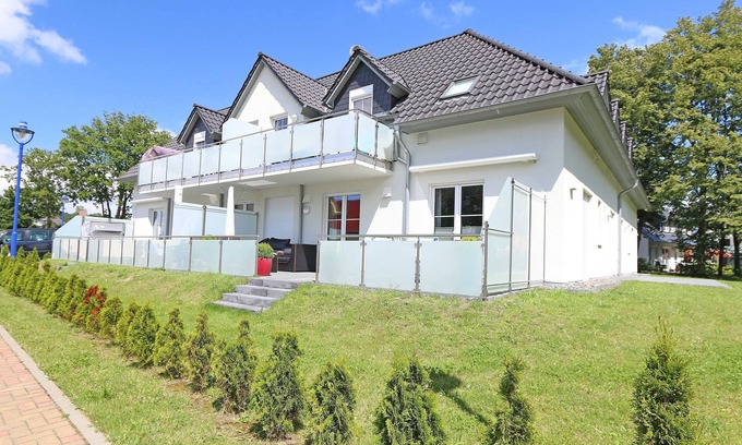 Thiessow Apartment | F: Haus Sonne Whg. 08 with south/west-facing balcony - Haus Sonne Whg. 08 with south/west-facing balcony