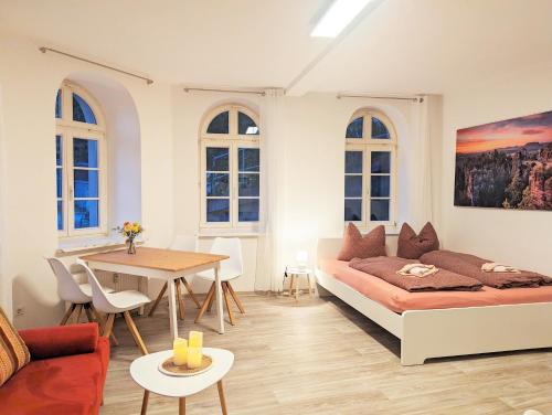 Sebnitz Apartment | F1 - Urlaubsmagie - Helle Wohnung mit Sauna & Pool & Whirlpool