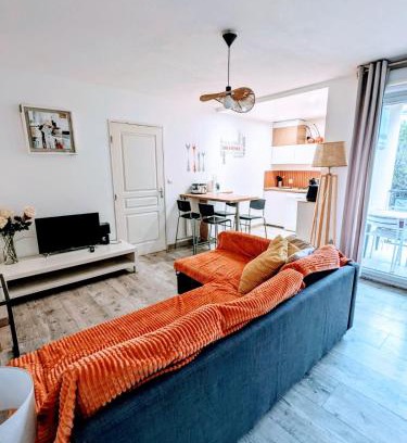 Port Marianne Apartment | F2 garage box WiFi terasse clim Gare Fac Eco Richter