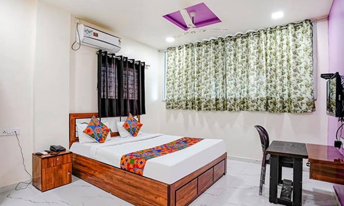 Mahalunge Ingale Hotel | Fabexpress Chaitanya Inn