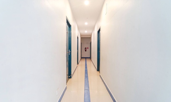 Madipakkam Hotel | Fabexpress Silver Palace