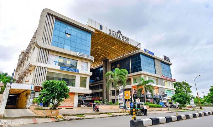 Surat Hotel | Fabexpress Solitaire