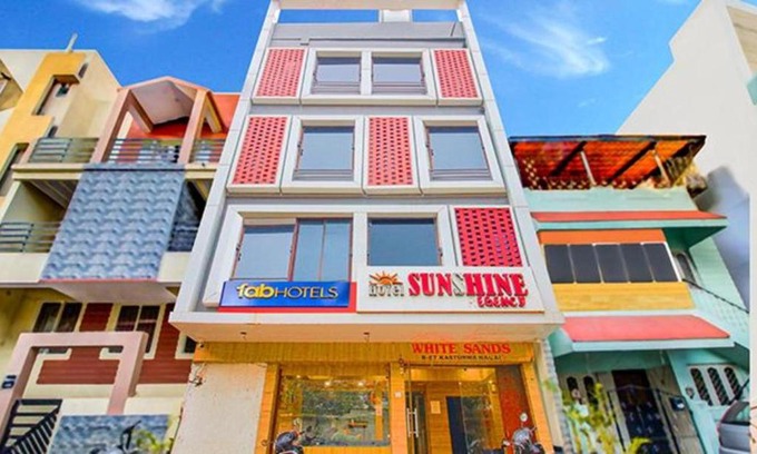 Bhopal Hotel | FabExpress Sunshine Regency