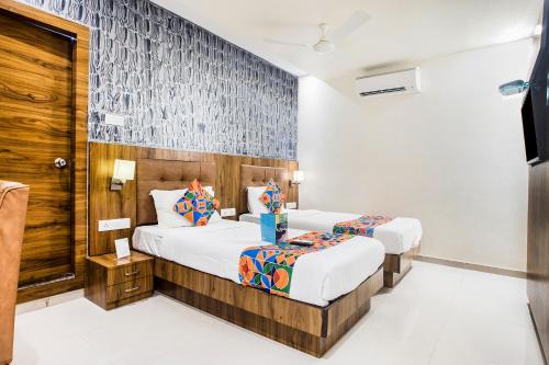 Sakinaka Hotel | FabHotel Amour - Nr Mumbai International Airport