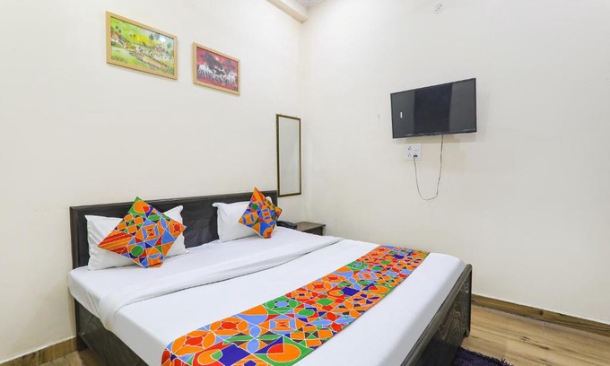 Allahabad Hotel | FabHotel Haidri