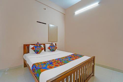 Tirupur Hotel | FabHotel Praneeth Residency