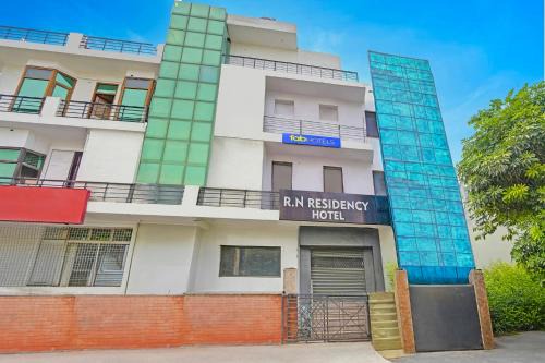 Kaushambi Hotel | FabHotel RN Residency
