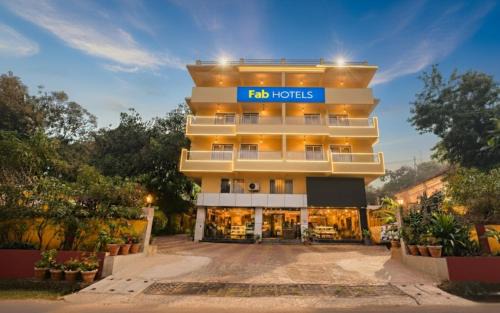 Nerul Hotel | FabHotel Sai Swastik - Nr Deltin Royale Casino
