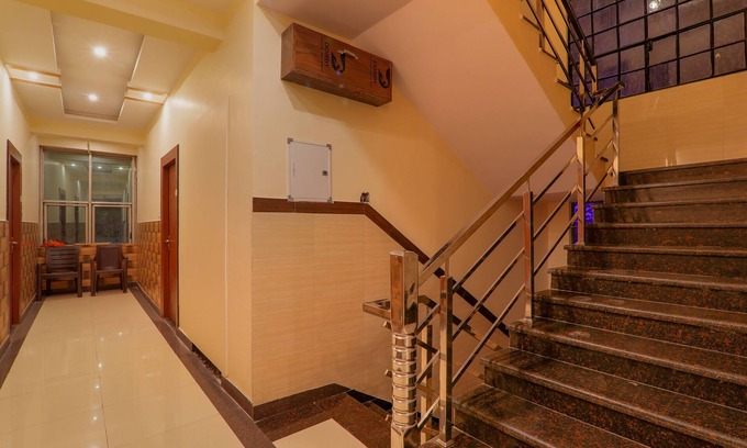 Kanpur Hotel | Fabhotel Shree Galaxy