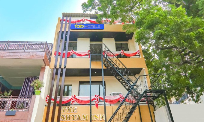 Kanpur Hotel | FabHotel Shyam Inn