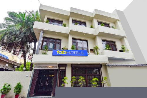 Jammu Hotel | FabHotel Taj