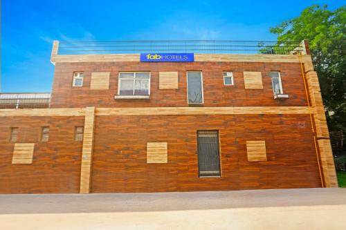 Sector D Hotel | FabHotel Vasant Villa - Near ILBS Hospital