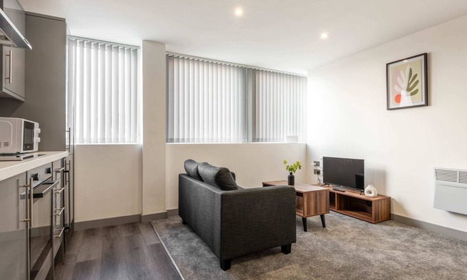 Yeadon Apartment | Fabulous 1 Bedroom Apartment in Yeadon