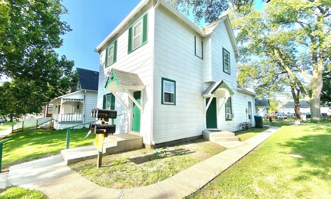 Indianapolis Apartment | Fabulous 2-bedroom apartment in Indianapolis