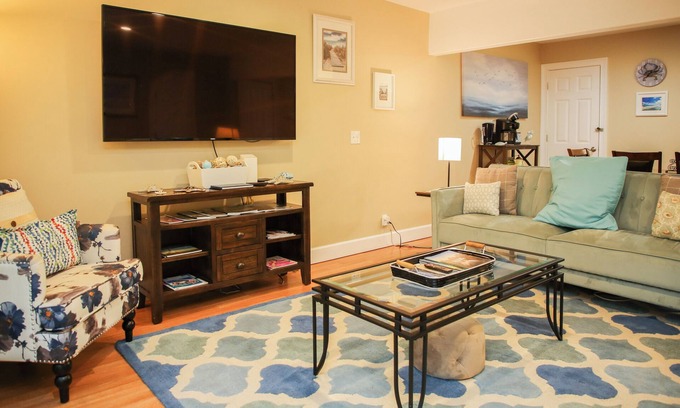 Epworth Acres Condo | Fabulous 3-bedroom condo in St. Simons Island with AC, WiFi